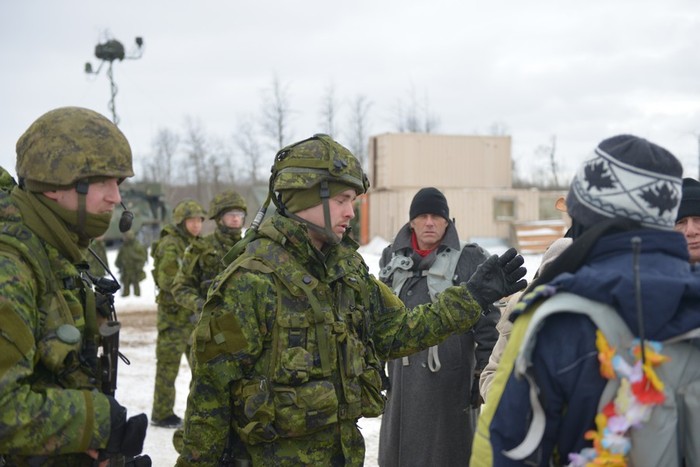 Hoạt động của các đơn vị bộ binh của quân đội Canada trong tập trận Maple Resolve